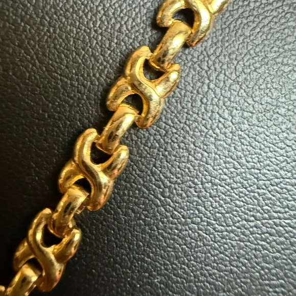 Gold Flower Pendant Necklace with Sparkling Center and Thick Chain - Picture 5 of 9